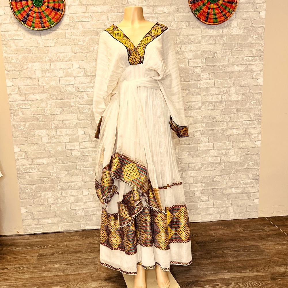 Ethiopian traditional dress/kamis bahilwe kemis (የሐበሻ የሐገር ባህል ልብስ)